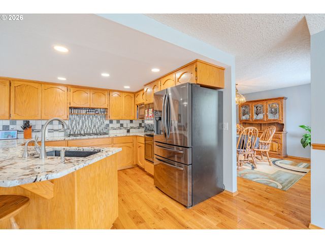 10933 Ne SHERWOOD Dr, Vancouver, WA 98686