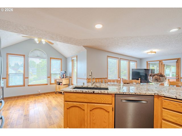 10933 Ne SHERWOOD Dr, Vancouver, WA 98686