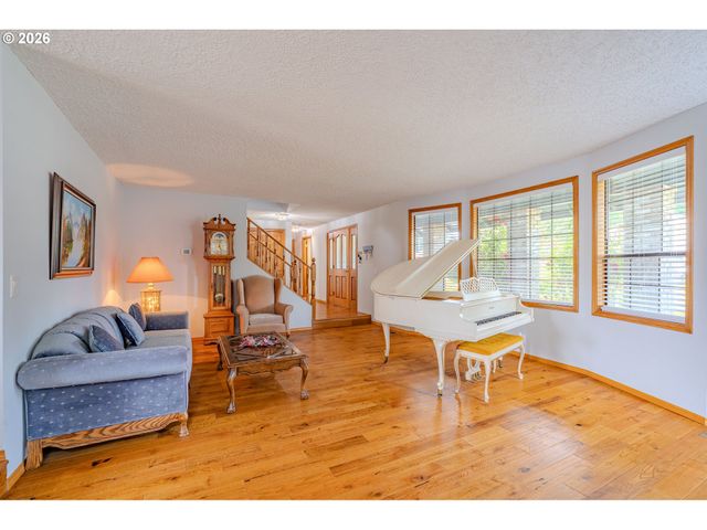 10933 Ne SHERWOOD Dr, Vancouver, WA 98686