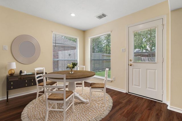 27 Queenscliff Circle, The Woodlands, TX 77382