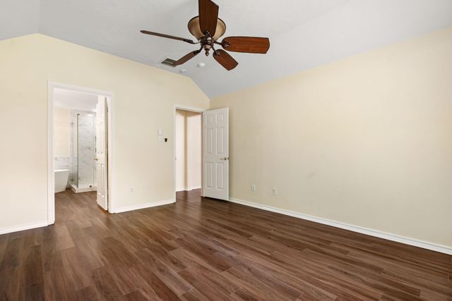 27 Queenscliff Circle, The Woodlands, TX 77382