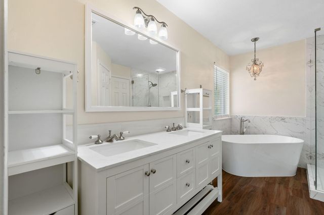 27 Queenscliff Circle, The Woodlands, TX 77382