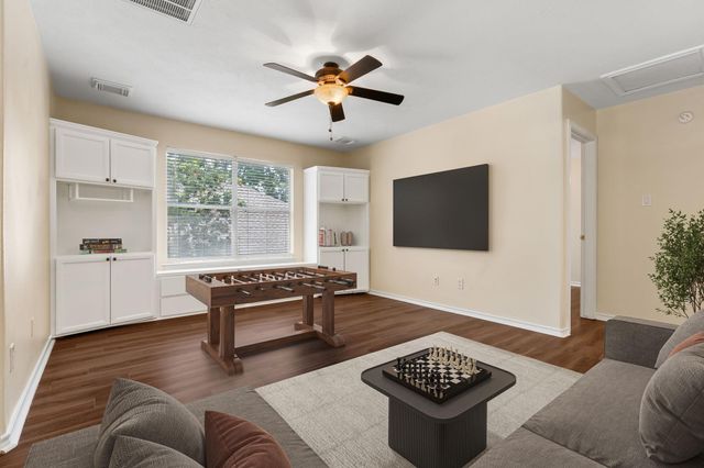 27 Queenscliff Circle, The Woodlands, TX 77382