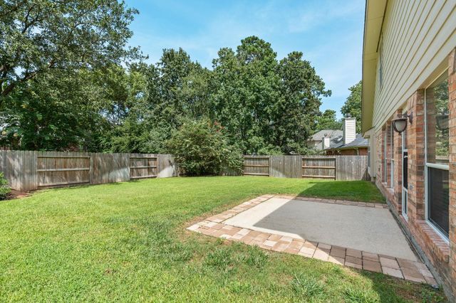 27 Queenscliff Circle, The Woodlands, TX 77382