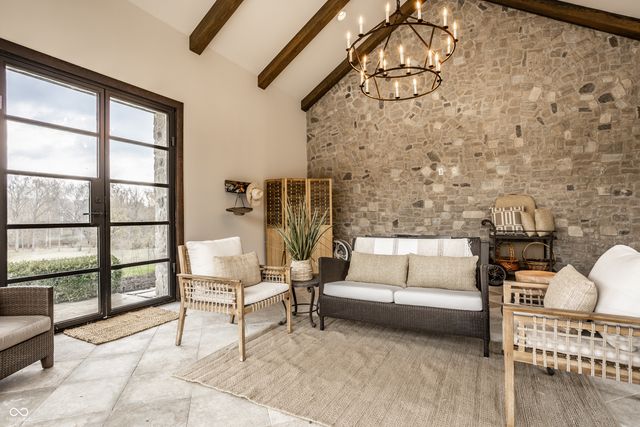 2075 S 950 E, Zionsville, IN 46077