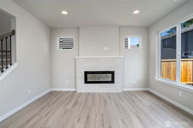 2435 SW Ridgeway Drive, Oak Harbor, WA 98277