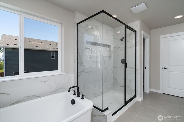 2435 SW Ridgeway Drive, Oak Harbor, WA 98277