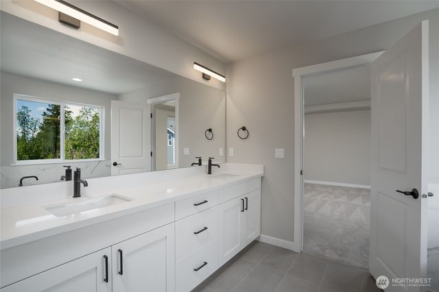 2435 SW Ridgeway Drive, Oak Harbor, WA 98277