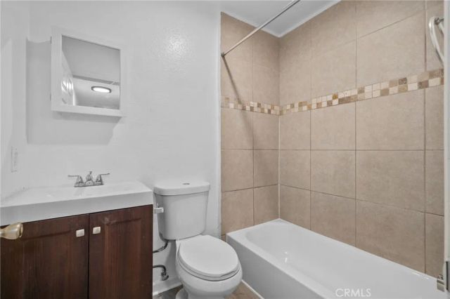 9538 Compton, Los Angeles, CA 90002