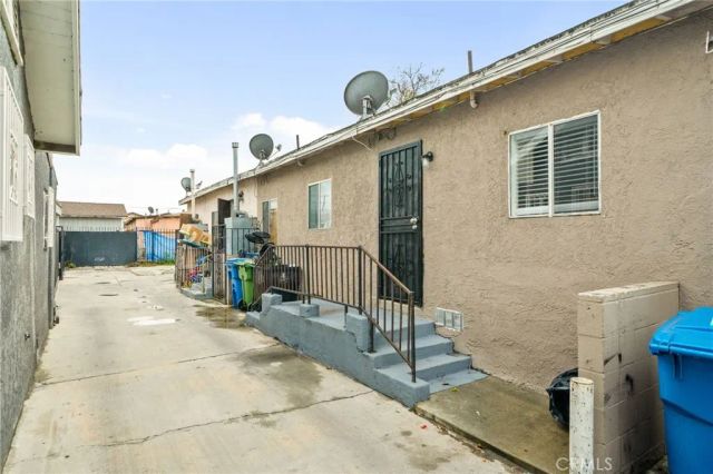 9538 Compton, Los Angeles, CA 90002