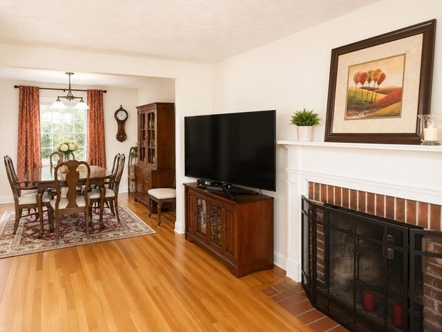 1282 Central Ave, Needham, MA 02492