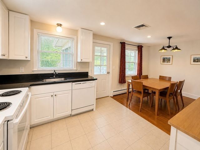 1282 Central Ave, Needham, MA 02492