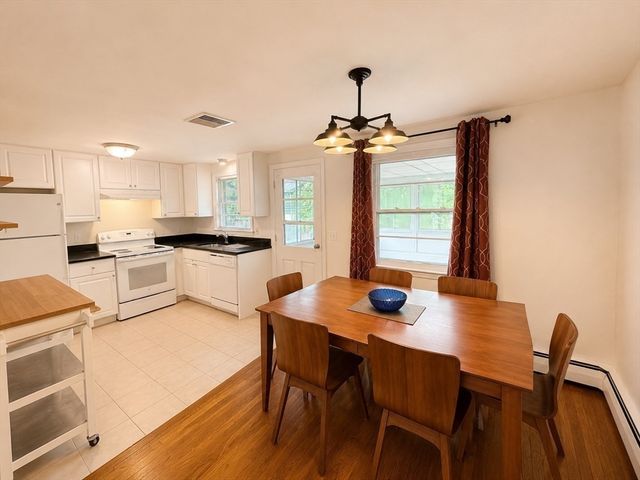 1282 Central Ave, Needham, MA 02492