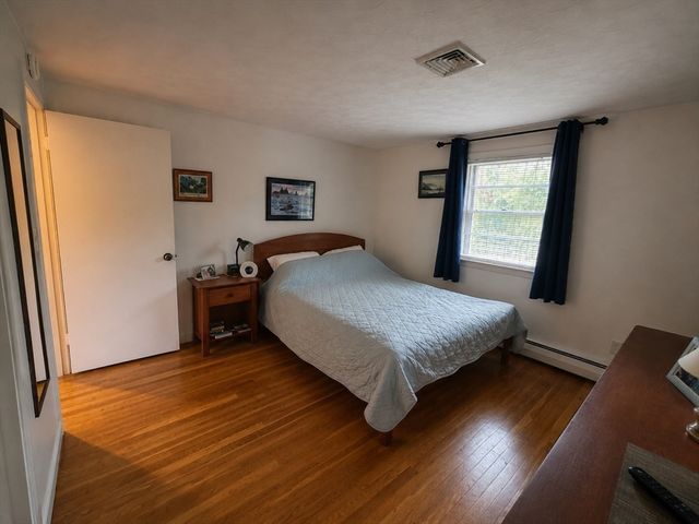 1282 Central Ave, Needham, MA 02492