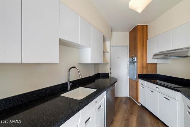 2201 N CENTRAL Avenue 5-E, Phoenix, AZ 85004