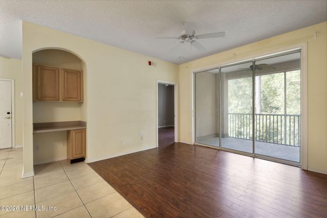 8601 BEACH Boulevard 312, Jacksonville, FL 32216