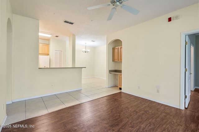 8601 BEACH Boulevard 312, Jacksonville, FL 32216