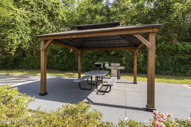 8601 BEACH Boulevard 312, Jacksonville, FL 32216