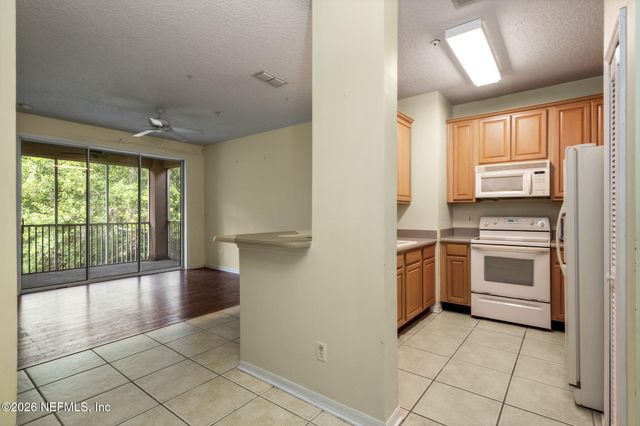 8601 BEACH Boulevard 312, Jacksonville, FL 32216