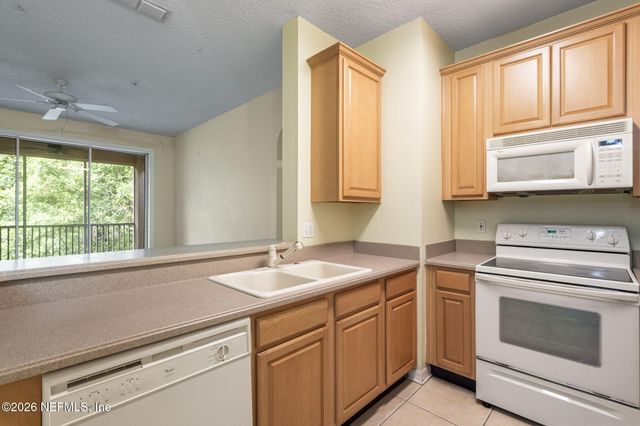 8601 BEACH Boulevard 312, Jacksonville, FL 32216