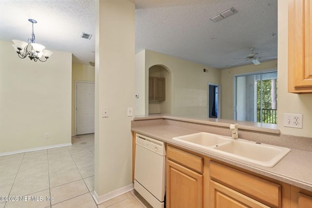8601 BEACH Boulevard 312, Jacksonville, FL 32216