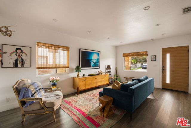 6218 Madden Avenue, Los Angeles, CA 90043