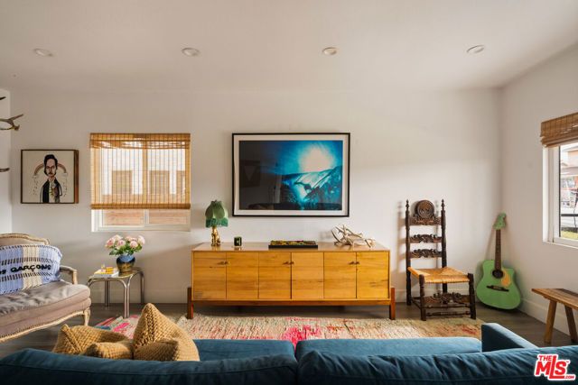 6218 Madden Avenue, Los Angeles, CA 90043