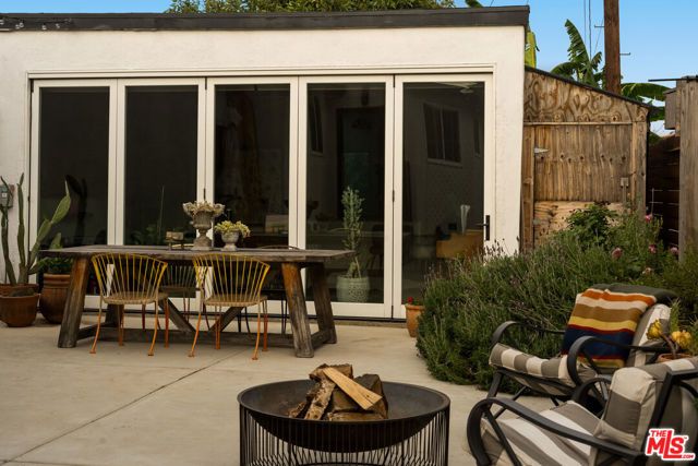6218 Madden Avenue, Los Angeles, CA 90043
