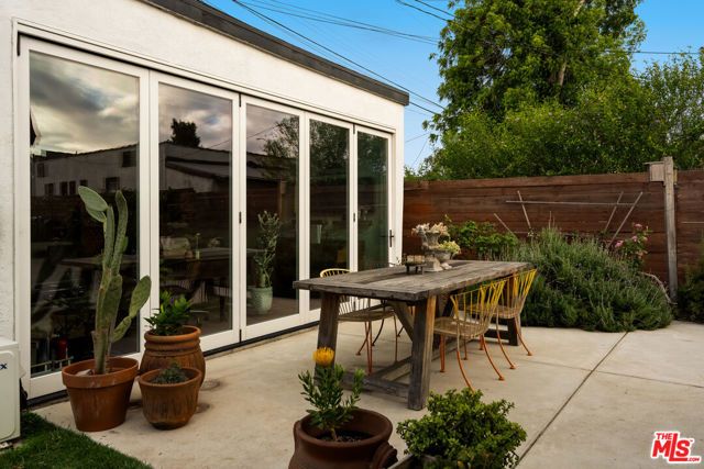 6218 Madden Avenue, Los Angeles, CA 90043
