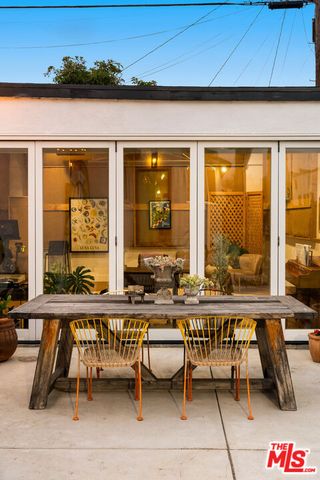 6218 Madden Avenue, Los Angeles, CA 90043