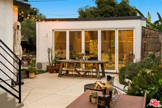 6218 Madden Avenue, Los Angeles, CA 90043