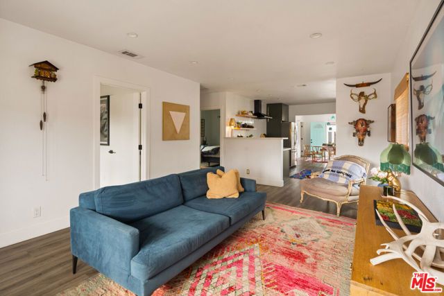 6218 Madden Avenue, Los Angeles, CA 90043