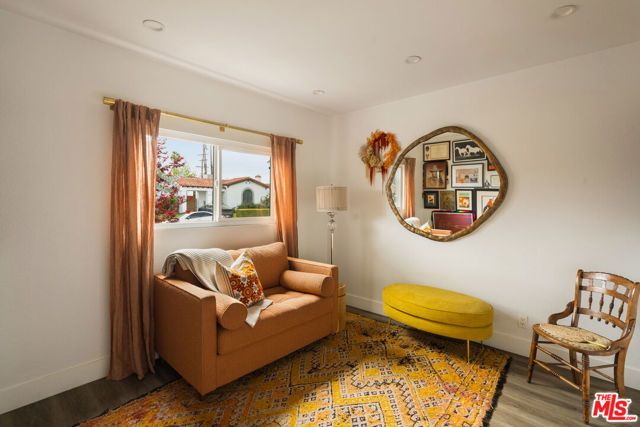 6218 Madden Avenue, Los Angeles, CA 90043