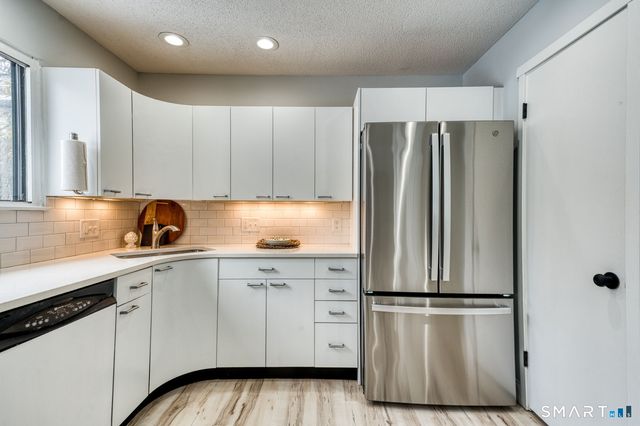 170 Heritage Village B, Southbury, CT 06488