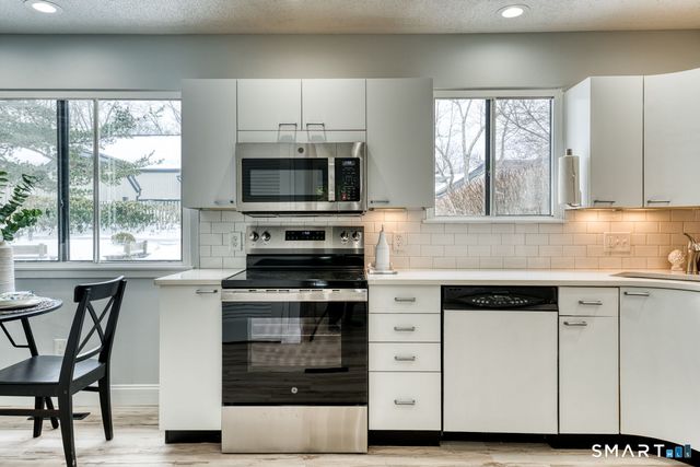 170 Heritage Village B, Southbury, CT 06488