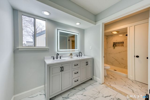 170 Heritage Village B, Southbury, CT 06488