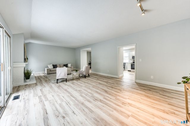 170 Heritage Village B, Southbury, CT 06488