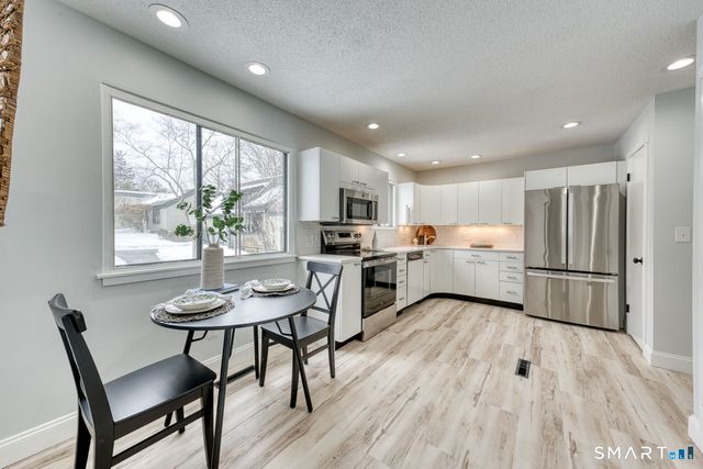 170 Heritage Village B, Southbury, CT 06488