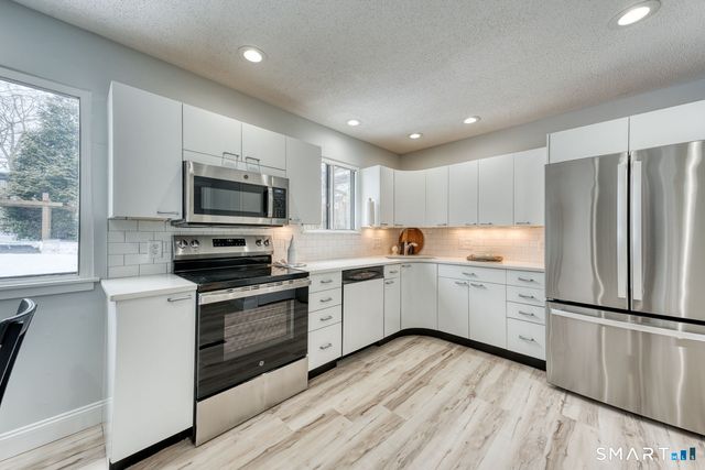 170 Heritage Village B, Southbury, CT 06488