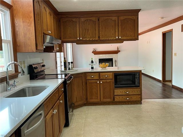1604 Grey Friars CHSE, Virginia Beach, VA 23456