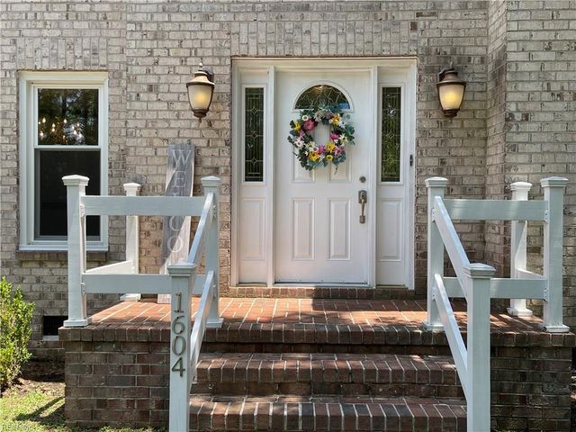 1604 Grey Friars CHSE, Virginia Beach, VA 23456