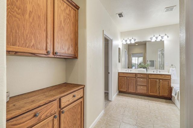 3961 Tahoe St, West Sacramento, CA 95691