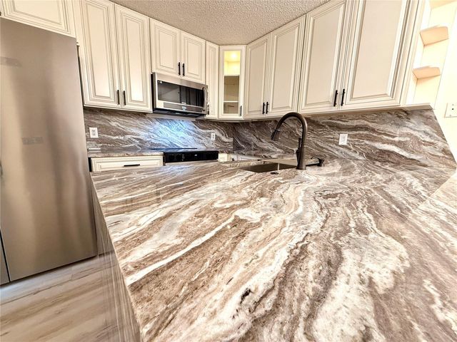 2747 5TH CT, Palm Harbor, FL 34684