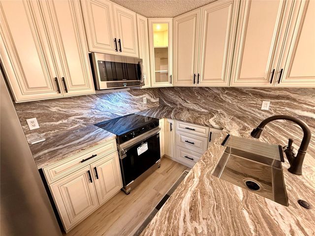 2747 5TH CT, Palm Harbor, FL 34684