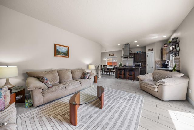 2951 NE Dogwood Drive, Bend, OR 97701
