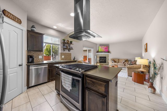 2951 NE Dogwood Drive, Bend, OR 97701