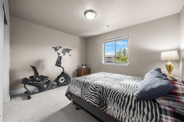 2951 NE Dogwood Drive, Bend, OR 97701