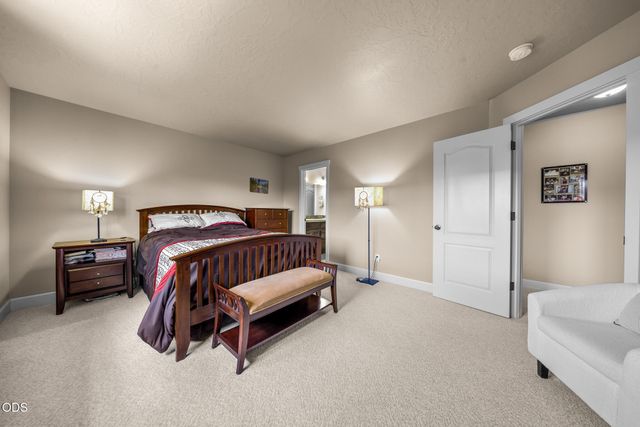 2951 NE Dogwood Drive, Bend, OR 97701