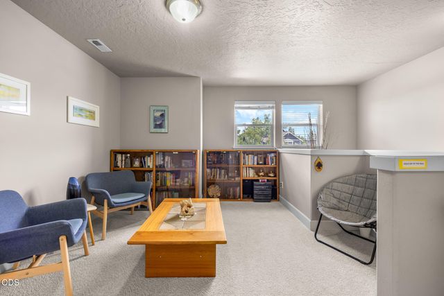 2951 NE Dogwood Drive, Bend, OR 97701