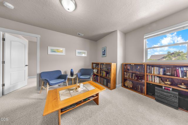 2951 NE Dogwood Drive, Bend, OR 97701